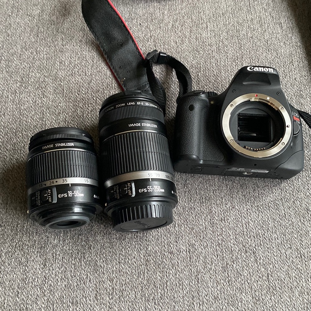 Excellent Used Condition - Canon EOS Rebel T2i Bundle